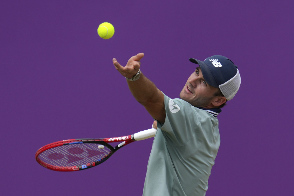 也能在防守 也能在防守